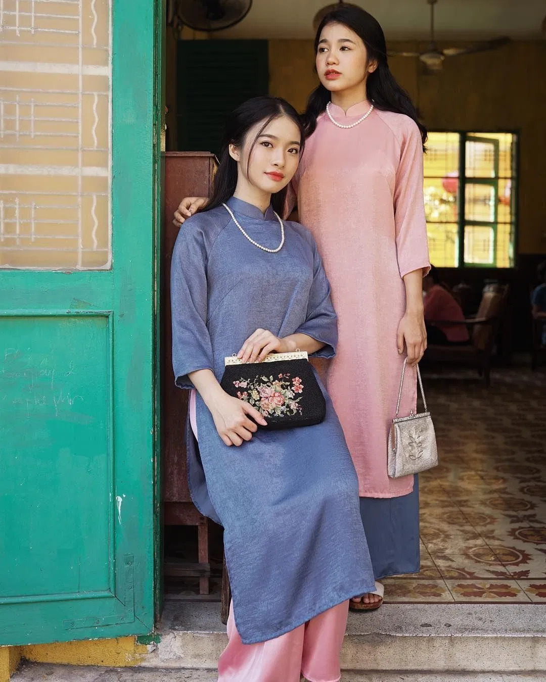 Màu sắc trang nhã, thanh lịch của áo dài nhà Rosemary Clothing
