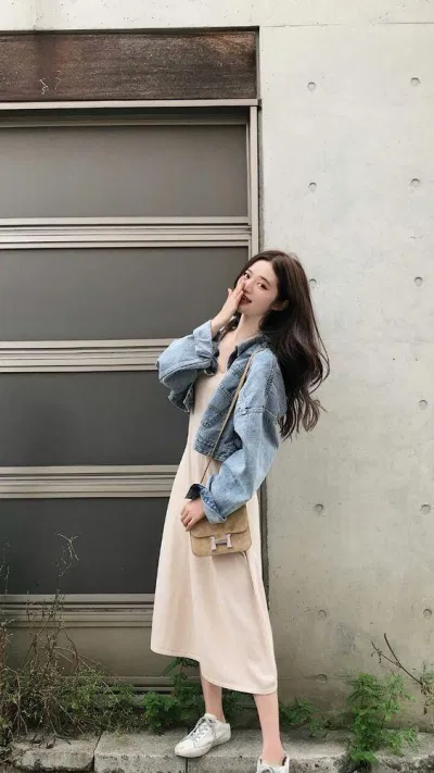 Áo khoác jeans kết hợp với đâm dài (Nguồn: Internet)
