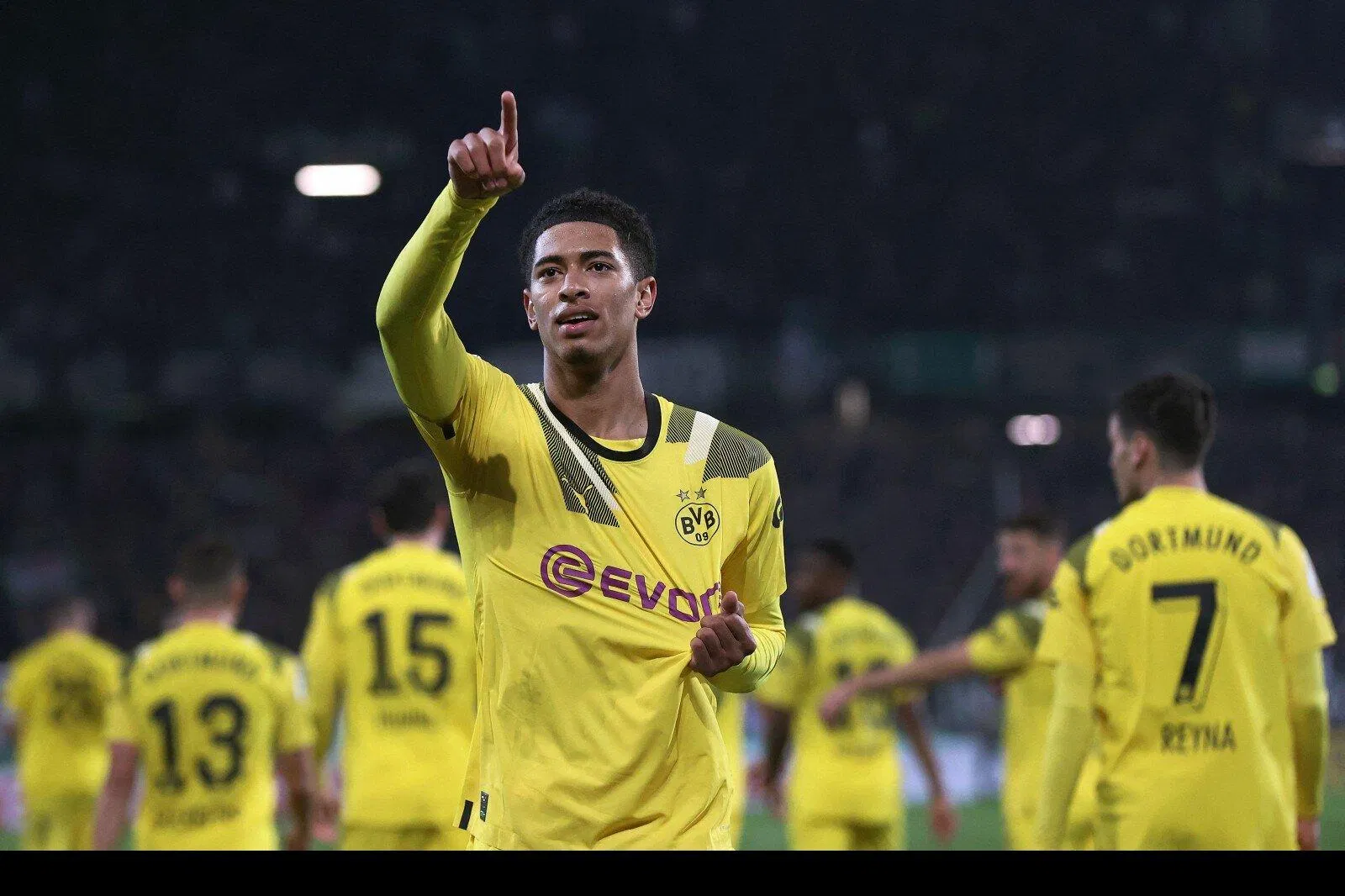 Bellingham đang là vị trí chơi ổn nhất trong đội hình của Dortmund ở thời điểm hiện tại (Ảnh: Internet) Bellingham đang là vị trí chơi ổn nhất trong đội hình của Dortmund ở thời điểm hiện tại (Ảnh: Internet)