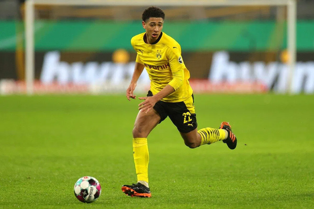 Bellingham là cầu thủ chạy nhiều nhất ở Dortmund và là cầu thủ có nhiều pha qua người nhất ở câu lạc bộ trong mùa giải 2022 (Ảnh: Internet) Bellingham là cầu thủ chạy nhiều nhất ở Dortmund và là cầu thủ có nhiều pha qua người nhất ở câu lạc bộ trong mùa giải 2022 (Ảnh: Internet)