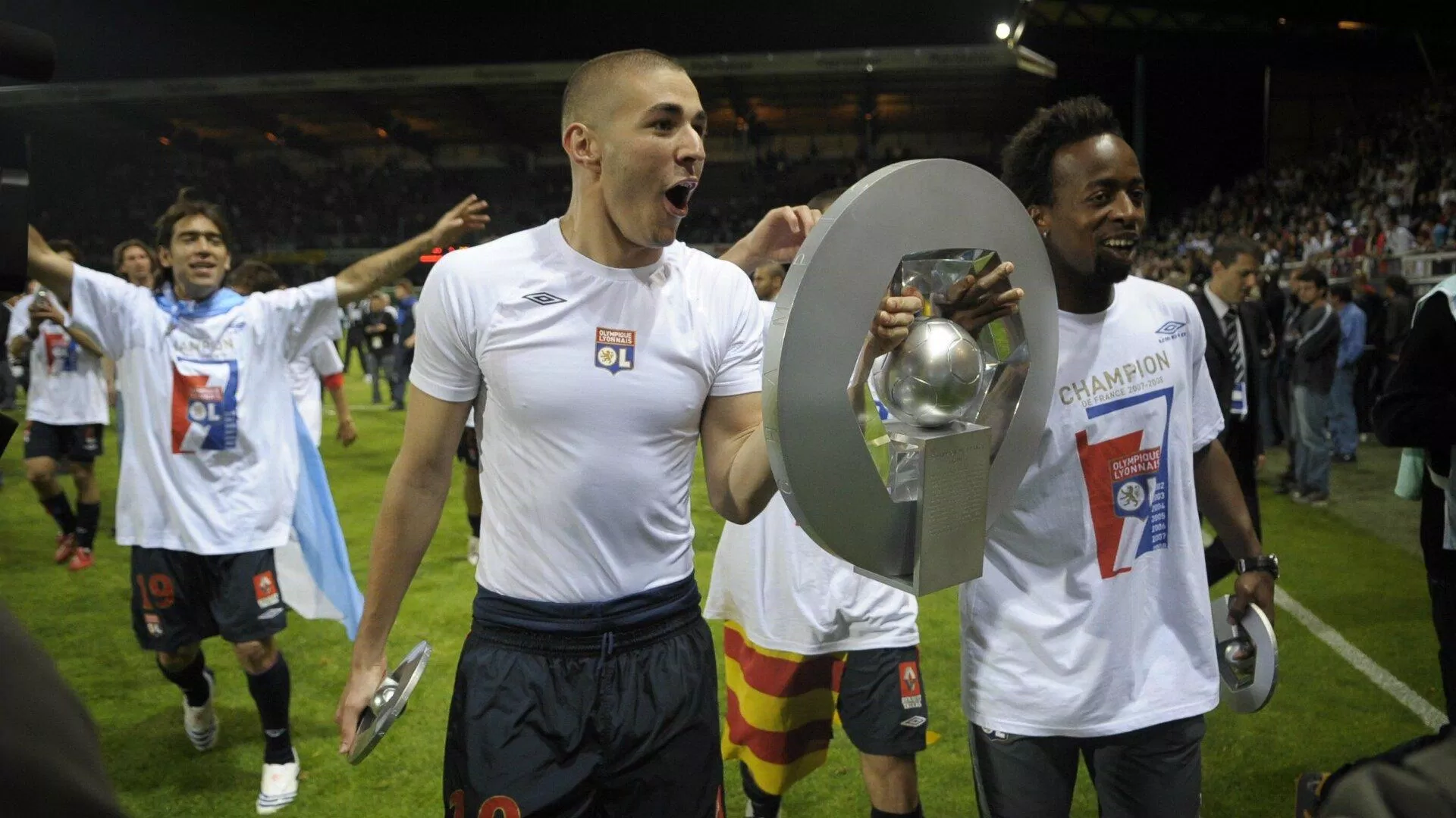 Benzema cùng Lyon có cú đúp danh hiệu 2007-2008 (Ảnh: Internet) Benzema cùng Lyon có cú đúp danh hiệu 2007-2008 (Ảnh: Internet)