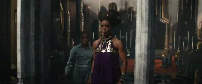 Phân cảnh được dự đoán sẽ là sự hi sinh của hoàng hậu Ramonda khi Namor mang quân đánh chiếm Wakanda (Ảnh: Internet)