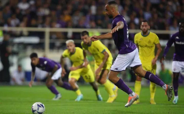 Cabral mở màn cho một cuộc vùng lên của Fiorenina bằng cú dậm nhảy chân sáo thành công trên chấm 11m (Ảnh: Internet) Cabral mở màn cho một cuộc vùng lên của Fiorenina bằng cú dậm nhảy chân sáo thành công trên chấm 11m (Ảnh: Internet)
