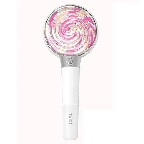 Lightstick của 9 cô nàng nhà TWICE có hình chiếc kẹo dễ thương (Ảnh: Internet)