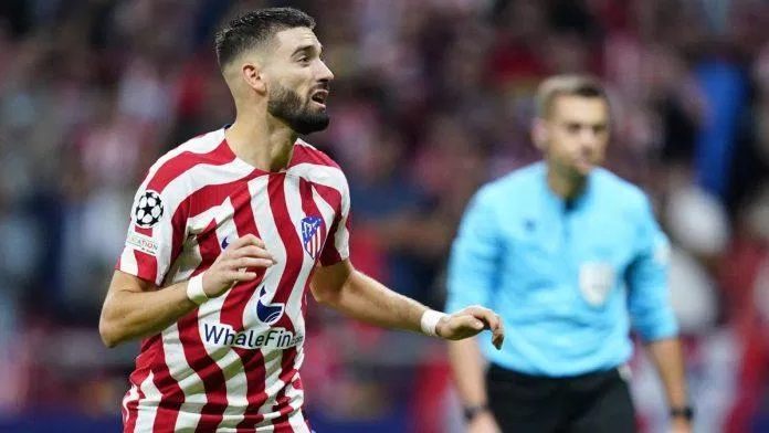 Carrasco từ anh hùng hóa tội đồ đưa Atletico Madrid xuống chơi ở C2 (Ảnh: Internet) Carrasco từ anh hùng hóa tội đồ đưa Atletico Madrid xuống chơi ở C2 (Ảnh: Internet)