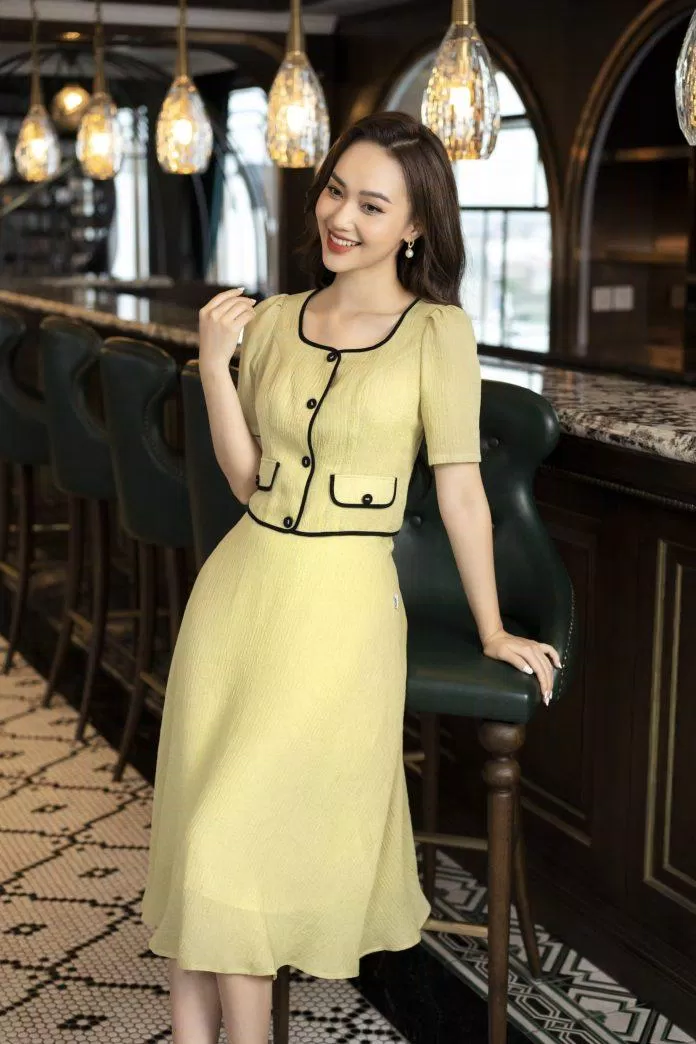 Set đồ dịu dàng và thanh lịch phù hợp dự tiệc cưới (Ảnh: Internet)
