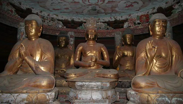 Các tượng phật trong đền (Ảnh: Internet)