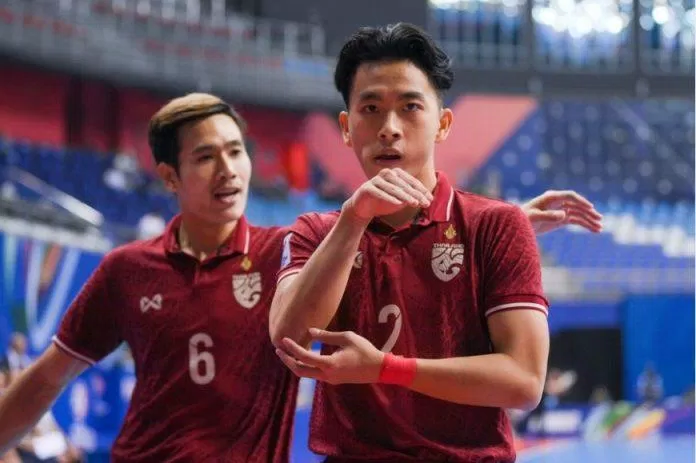 Tuyển Futsal Thái Lan nhanh chóng vươn lên dẫn trước tuyển Tajikistan (Ảnh: Internet) Tuyển Futsal Thái Lan nhanh chóng vươn lên dẫn trước tuyển Tajikistan (Ảnh: Internet)