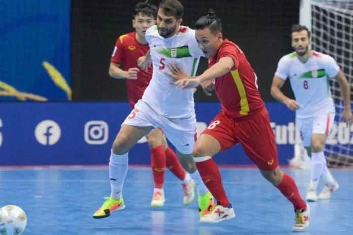 Dù đã rất cố gắng nhưng ngăn cản tuyển Futsal Iran vào lúc này là nhiệm vụ bất khả thi với tuyển Futsal Việt Nam (Ảnh: Internet)