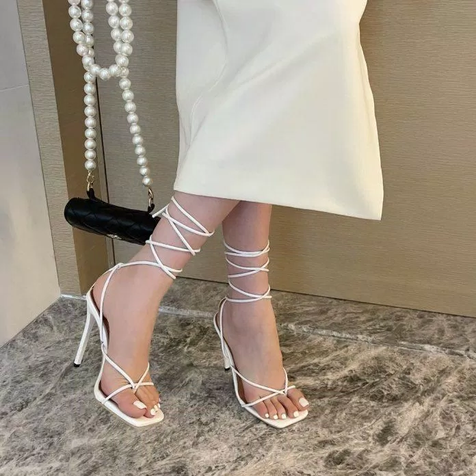 Giày cao gót sandal (Ảnh: internet)