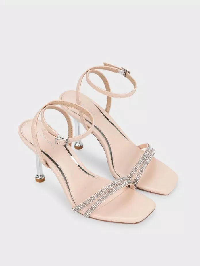 Giày cao gót sandal (Ảnh: internet)