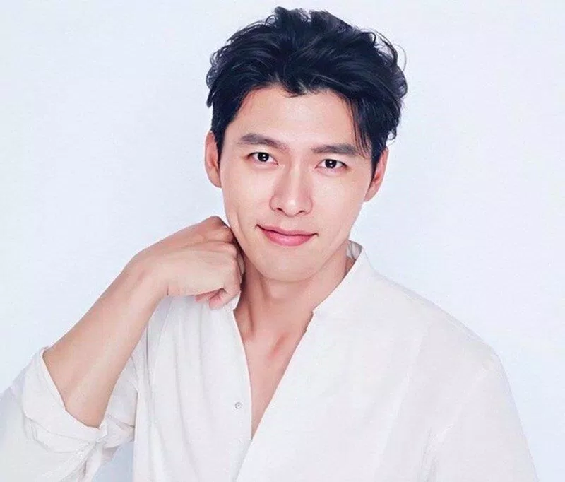 Ông chồng quốc dân ngoài đời thiệt Hyun Bin (Ảnh: Internet)