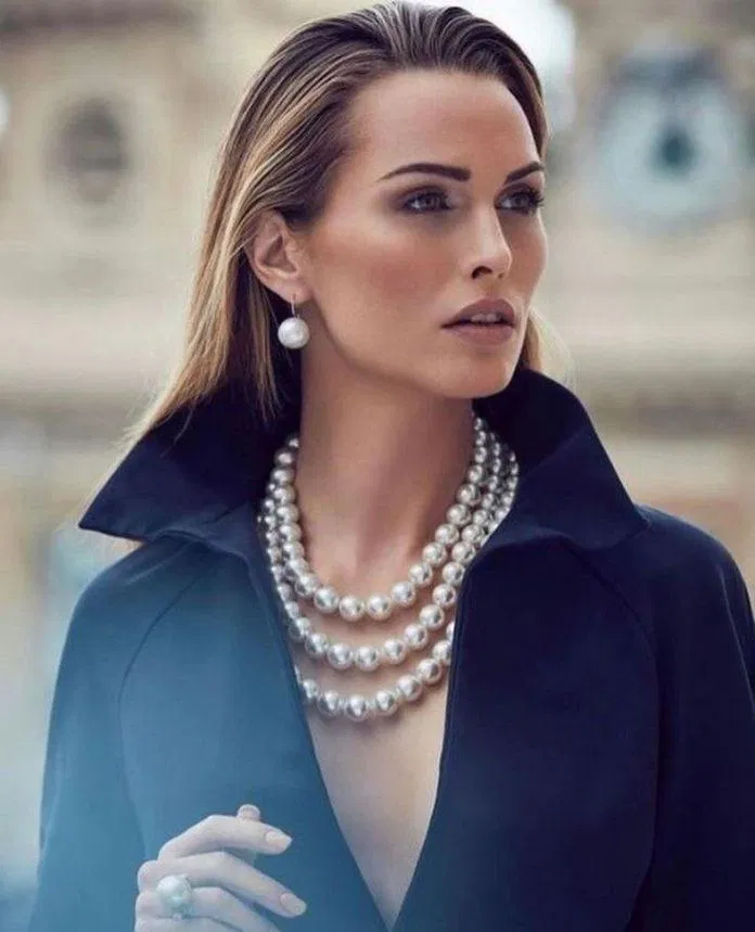 Những quý cô sang trọng cùng vòng cổ ngọc trai (ảnh: Internet)