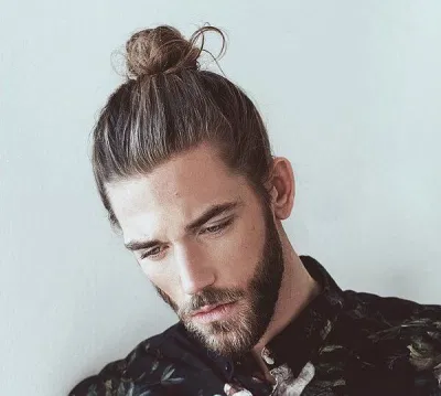 Kiểu tóc nam búi cao Man Bun (nguồn: internet)