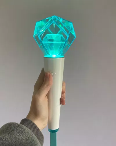 Lightstick của nhóm nhạc (Ảnh: Internet)
