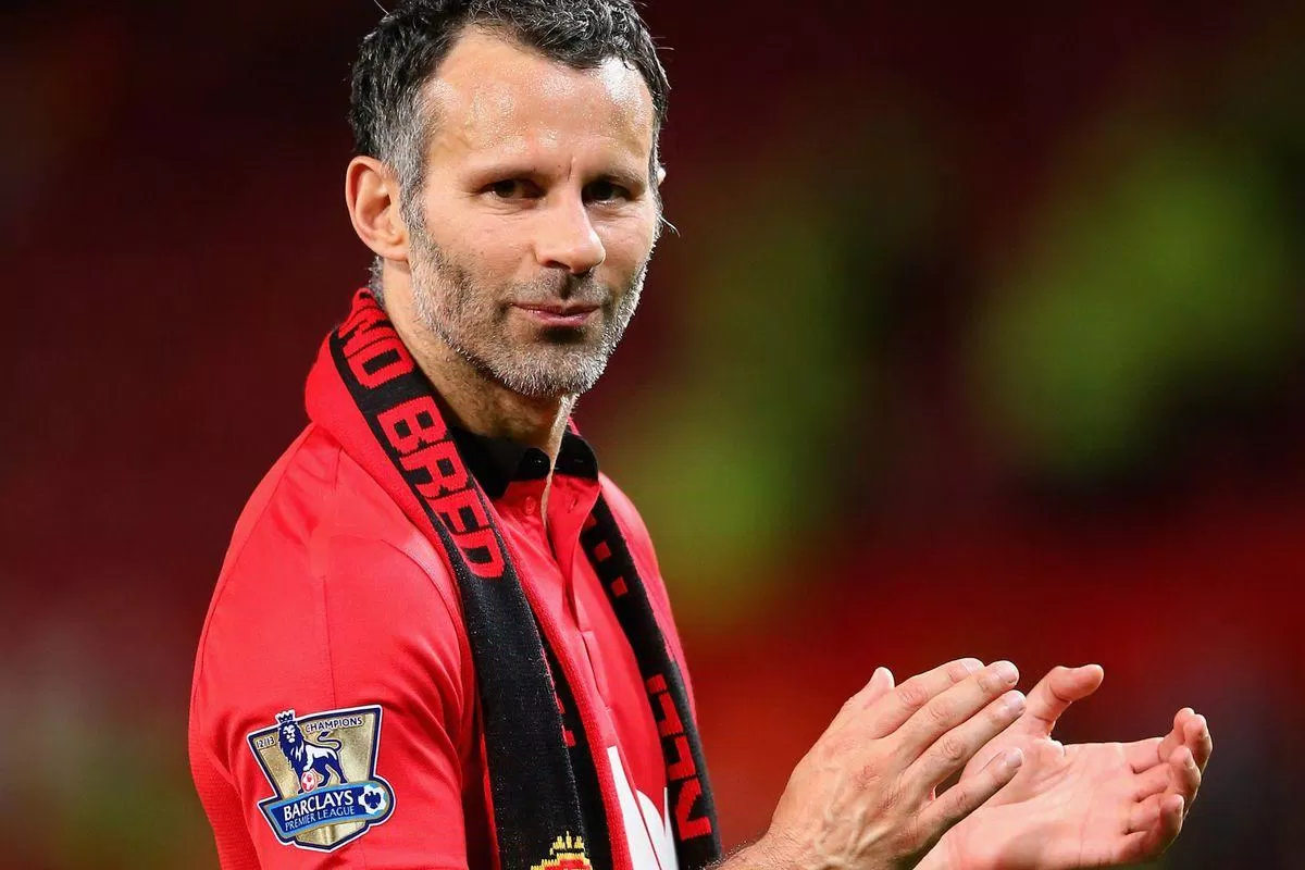 Giggs chia tay sân cỏ khi đã trở thành một huyền thoại sống của sân Old Trafford (Ảnh: Internet)