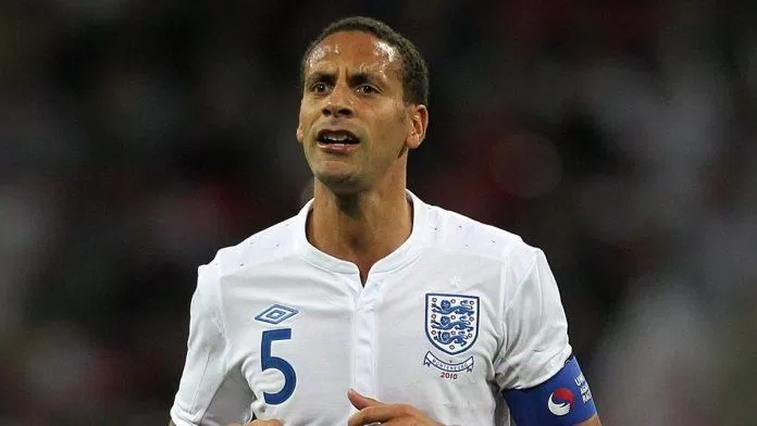 Không chỉ là thủ lĩnh hàng phòng ngự của MU mà Rio Ferdinand còn là lá chắn vững chắc của tuyển Anh (Ảnh: Internet)