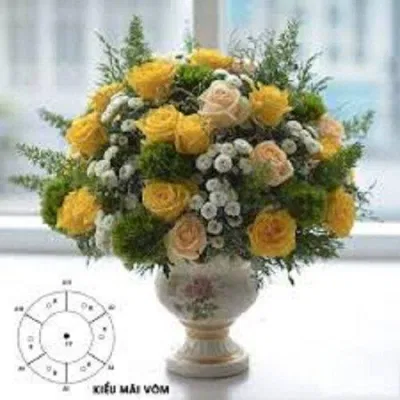 Mẫu cắm hoa hồng đẹp cho bàn thờ. (Ảnh: Internet)