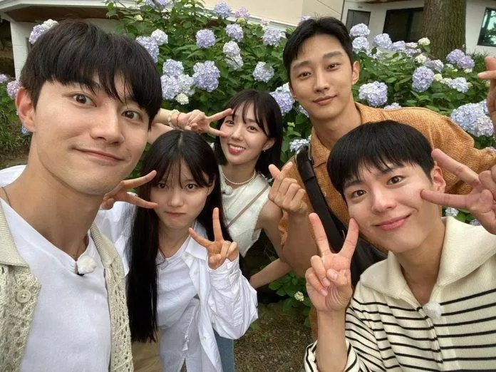 Dàn diễn viên bộ phim Love In The Moonlight (Ảnh: Internet)