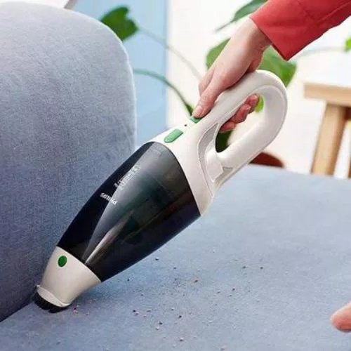 Máy hút bụi cầm tay phù hợp với không gian sống nhỏ (Nguồn: Internet)