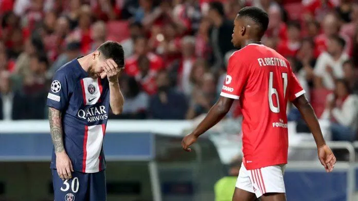 Messi thất vọng khi PSG bị cầm chân một cách đáng tiếc trên đất Bồ Đào Nha (Ảnh: Internet)