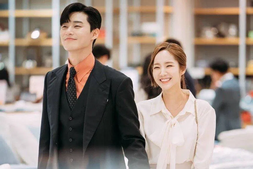 Park Seo Joon - Park Min Young trong "Thư Ký Kim Sao Thế?" (Ảnh: Internet)