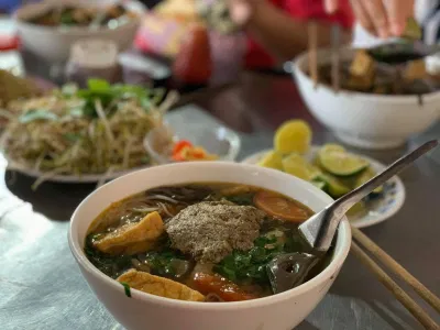 Bún riêu cua Bà Hai Khiêm
