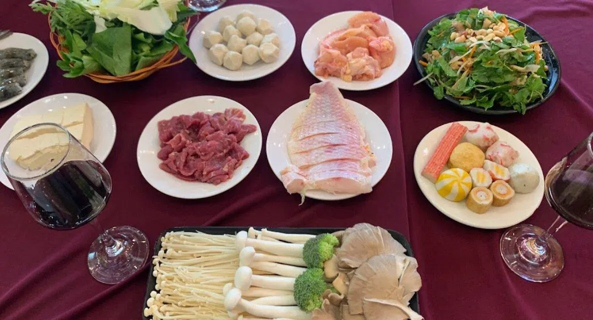 Nguyên liệu nhúng lẩu của nhà hàng. (Ảnh: Internet)