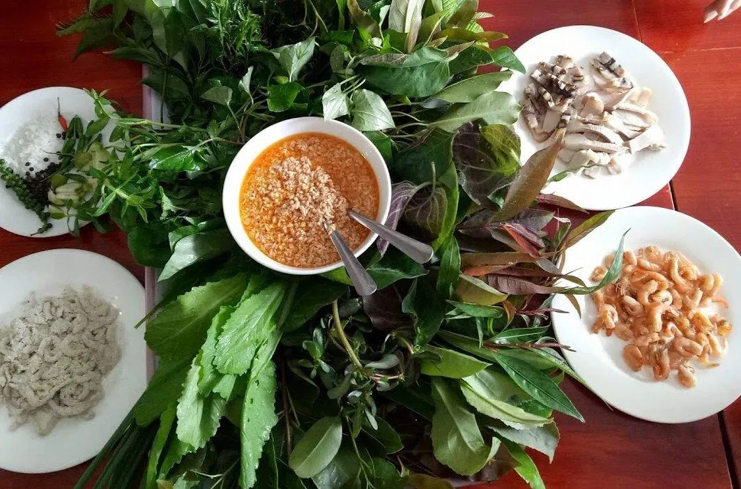Món gỏi lá của quán. (Ảnh: Internet)