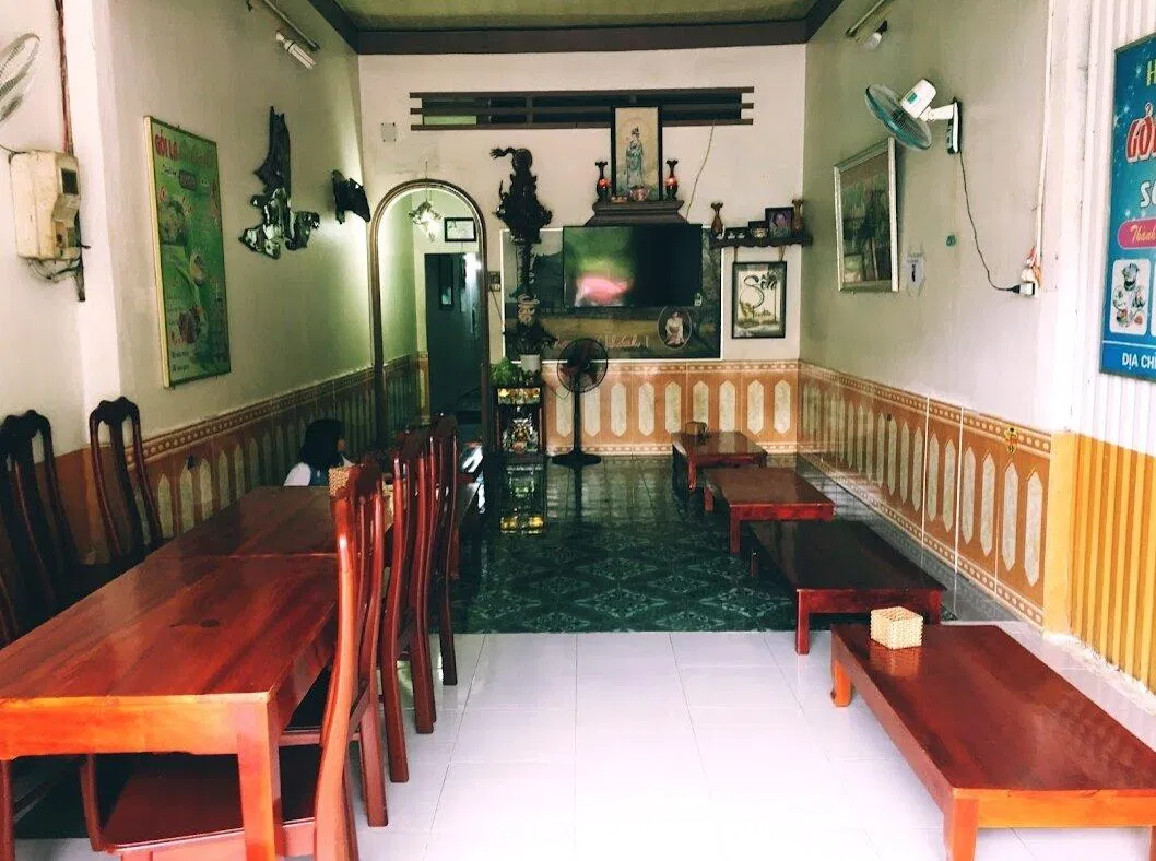 15 quán ăn ngon ở Kon Tum mà team yêu ẩm thực không nên bỏ lỡ khi đến đây ẩm thực ẩm thực kon tum ăn ngon bánh canh Bánh canh cá lóc A KAY 7 cá lóc Cơm gà Hương Đào cơm lam Cơm niêu Đồng Quê du lịch kon tum Gà nướng cơm lam cô Sinh Gia Lai Gỏi lá Sức Sống Mới Kon Tum Măng Đen Lữ Quán món ngon kon tum nhà hàng Nhà hàng Thủy Tạ phở khô Gia Lai quán ăn quán ăn ngon quán ăn ngon ở kon tum Quán xôi măng cá Lê Lợi thông tin Top 15 quán ăn ngon ở Kon Tum Xôi đêm Kon Tum