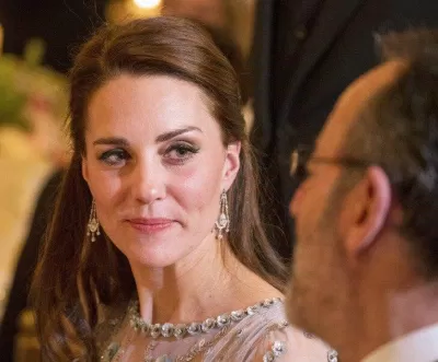 Quy tắc ăn tối của Hoàng gia Anh (Ảnh: Internet)