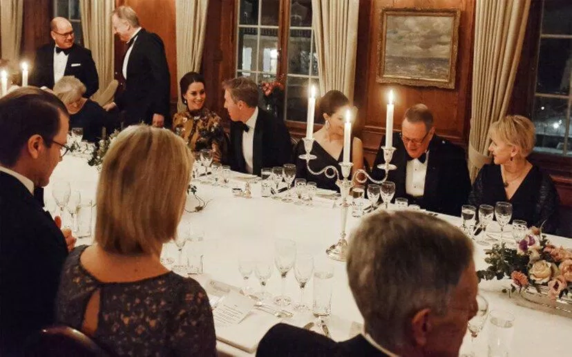 Quy tắc ăn tối của Hoàng gia Anh (Ảnh: Internet)