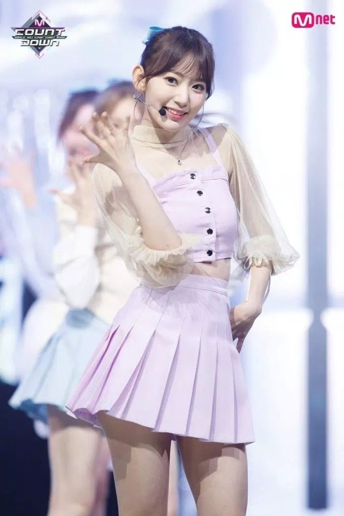Sakura từng là thành viên nổi tiếng nhất nhì IZ*ONE (Ảnh: Internet)