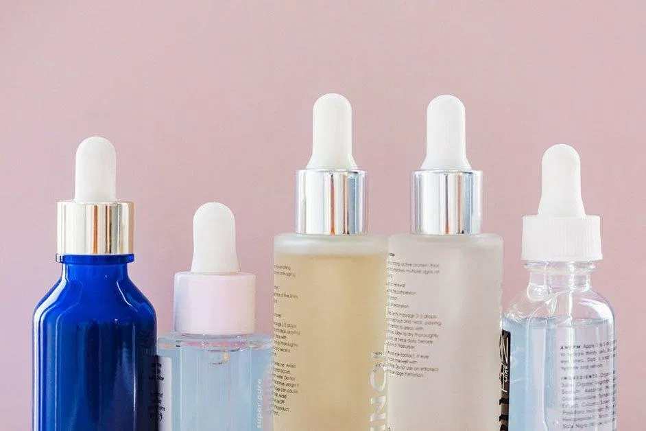 Biết những thành phần nên có và nên tránh trong sản phẩm se khít lỗ chân lông sẽ giúp việc chăm sóc làn da thêm hiệu quả (Ảnh: Internet)