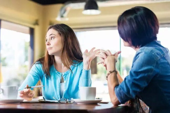 Hãy mạnh dạn phớt lờ câu hỏi của người kia nếu như họ không quan tâm đến thái độ của bạn (Ảnh: Internet) Hãy mạnh dạn phớt lờ câu hỏi của người kia nếu như họ không quan tâm đến thái độ của bạn (Ảnh: Internet)