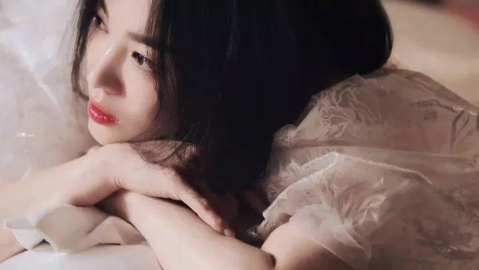 Song Hye Kyo xinh đẹp hút mắt (Ảnh: internet)