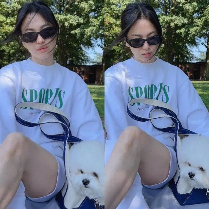 Song Hye Kyo xinh đẹp tựa nữ thần, nhan sắc ngày càng thăng hạng bất chấp tuổi tác - Kiến thức mới 2024 28 Song Hye Kyo trẻ trung trong hình ảnh ngày thường (Ảnh: internet)