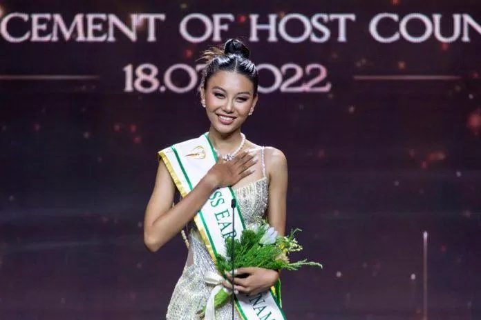 Tại cuộc thi Hoa hậu các dân tộc Việt Nam 2022, Thạch Thu Thảo cán đích ở vị trí Á hậu 2.