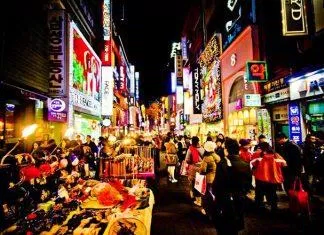 Khu phố sầm uất, không ngủ bậc nhất thủ đô Seoul (Ảnh: Internet)