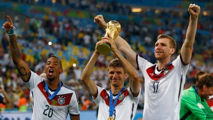 Thomas Muller lên ngôi vô địch cùng tuyển Đức tại World Cup 2014 (Ảnh: Internet) Thomas Muller lên ngôi vô địch cùng tuyển Đức tại World Cup 2014 (Ảnh: Internet)