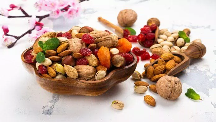 Bữa sáng với hạt dinh dưỡng sẽ giúp bạn vừa khỏe mạnh, vừa giảm cân an toàn (Ảnh: Internet) Bữa sáng với hạt dinh dưỡng sẽ giúp bạn vừa khỏe mạnh, vừa giảm cân an toàn (Ảnh: Internet)