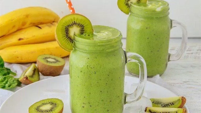Sinh tố kiwi là thức uống nên dùng trước khi ngủ (Ảnh: Internet) Sinh tố kiwi là thức uống nên dùng trước khi ngủ (Ảnh: Internet)