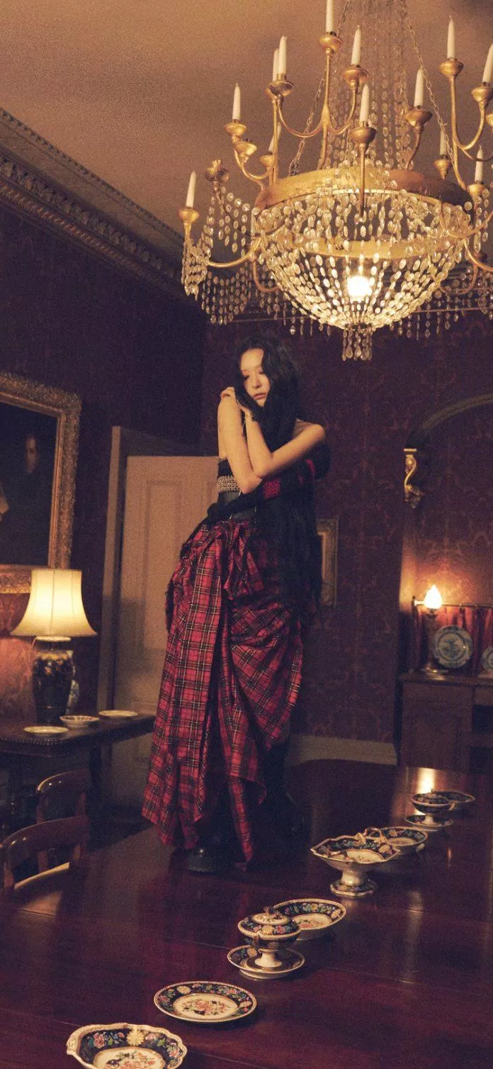 Nổi da gà với hình ảnh đầy ma mị của Seulgi (Red Velvet) trong album solo 28 Reasons - Kiến thức mới 2024 22 Có thể nói, hình tượng ma mị như dành riêng cho nữ Idol