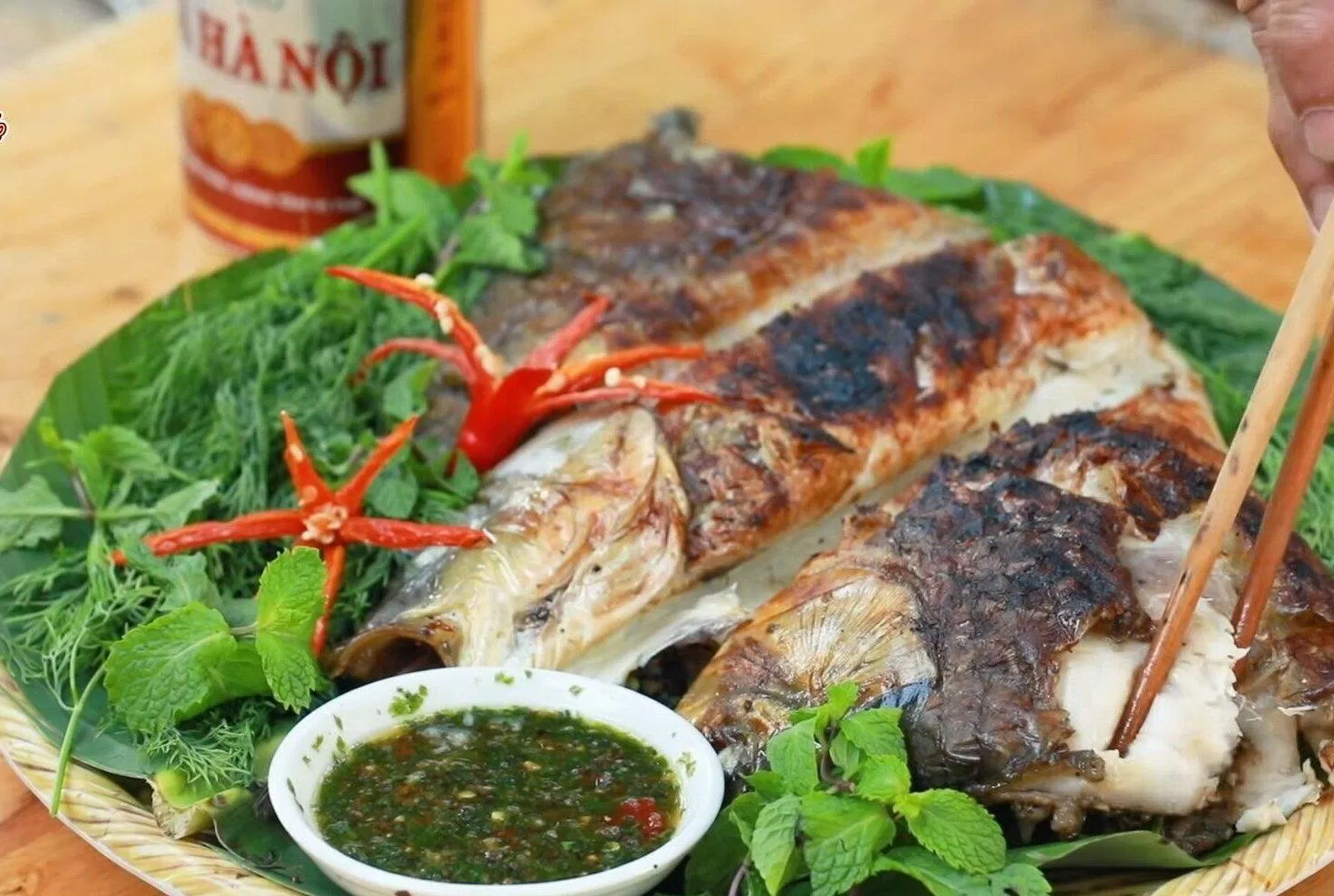 Cá nướng Tây Bắc (Nguồn kênh youtube: Hương vị quê hương) Cá nướng Tây Bắc (Nguồn kênh youtube: Hương vị quê hương)