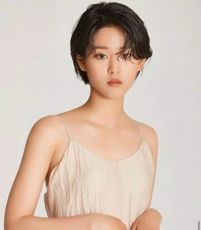 Weak Hero Class 1: Park Ji Hoon lột xác trong phim hành động học đường tháng - Kiến thức mới 2024 14 Lee Yeon (1995) vai Young Yi (Ảnh: Internet)