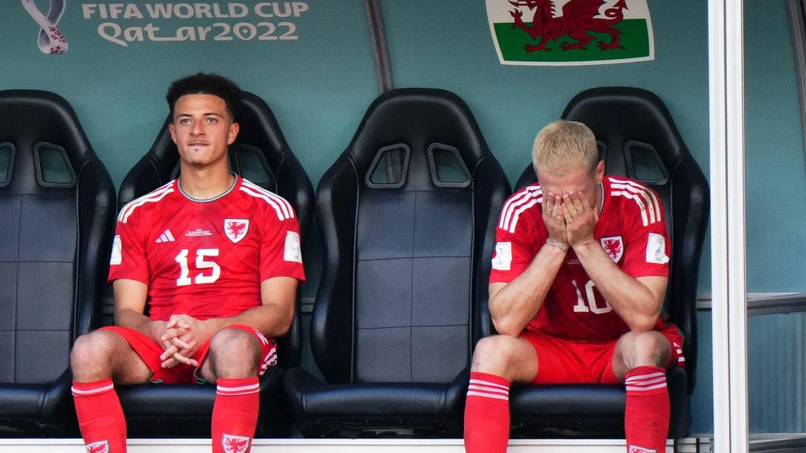 Hàng tiền vệ toàn sao của xứ Wales thi đấu quá an toàn trong trận đấu với đại diện của châu Á (Ảnh: Internet) Hàng tiền vệ toàn sao của xứ Wales thi đấu quá an toàn trong trận đấu với đại diện của châu Á (Ảnh: Internet)