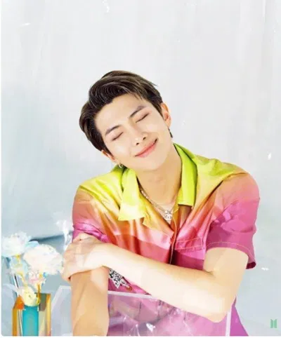 Fan hâm mộ rất trông chờ vào sản phẩm lần này của thủ lĩnh nhóm nhạc toàn cẩu BTS (Nguồn: Internet) Fan hâm mộ rất trông chờ vào sản phẩm lần này của thủ lĩnh nhóm nhạc toàn cẩu BTS (Nguồn: Internet)