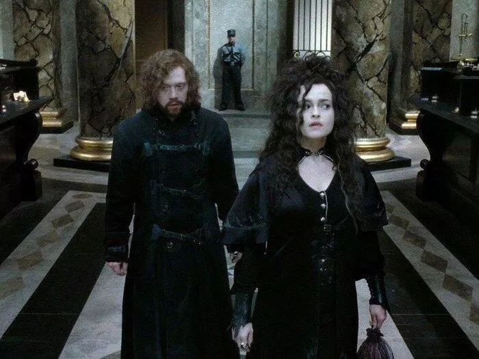 Những tinh hoa của phong cách Gothic được thể hiện hoàn hảo trong từng set đồ. Nguồn: internet