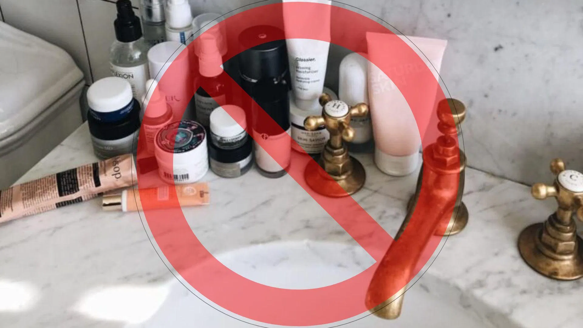 Không nên để serum trong nhà tắm (Nguồn: Internet)