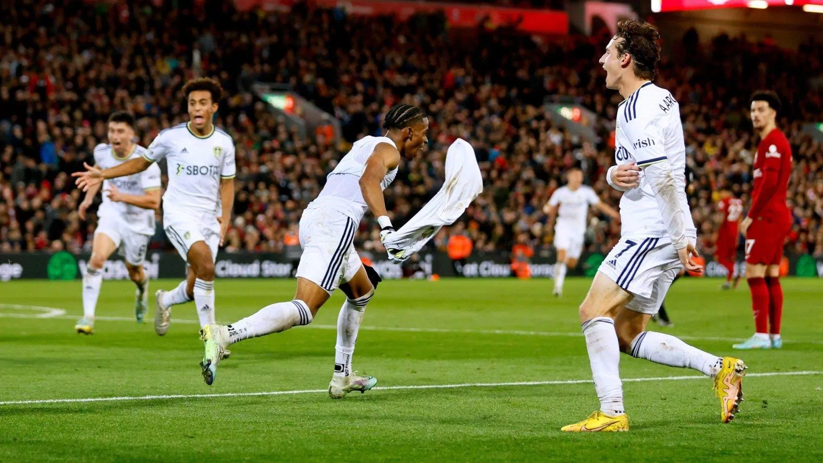 Bàn thắng ở những phút cuối của Summerville giúp Leeds thắng Liverpool ở vòng 14 (Ảnh: Internet) Bàn thắng ở những phút cuối của Summerville giúp Leeds thắng Liverpool ở vòng 14 (Ảnh: Internet)